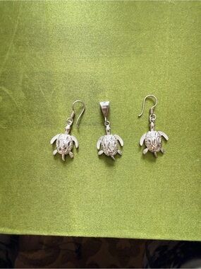 Silver Turtle Pendant and Earrings Set - Silver Turtle Jewelry